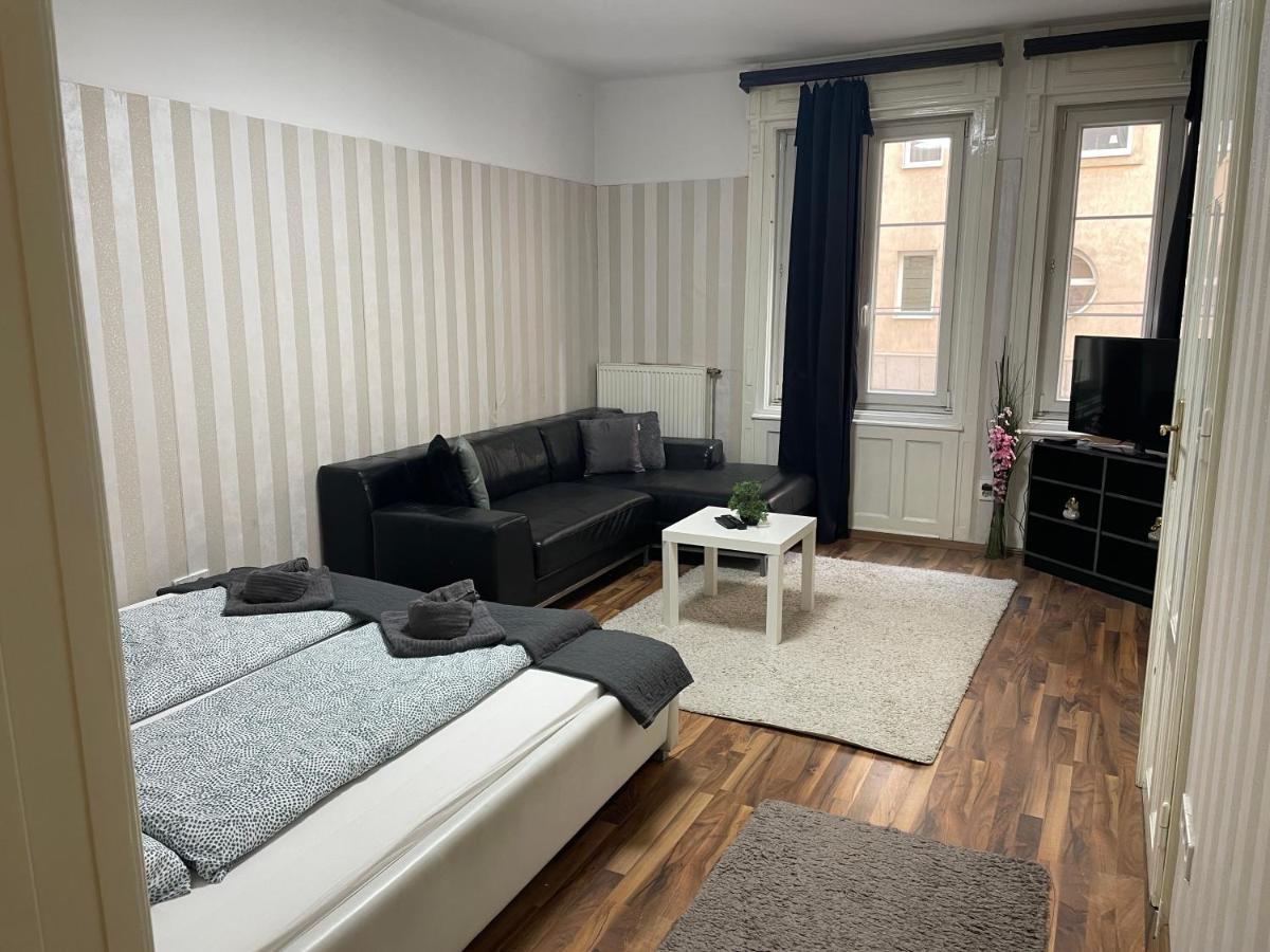 Lovely Apartment On Raday Corso Budapest Exterior photo