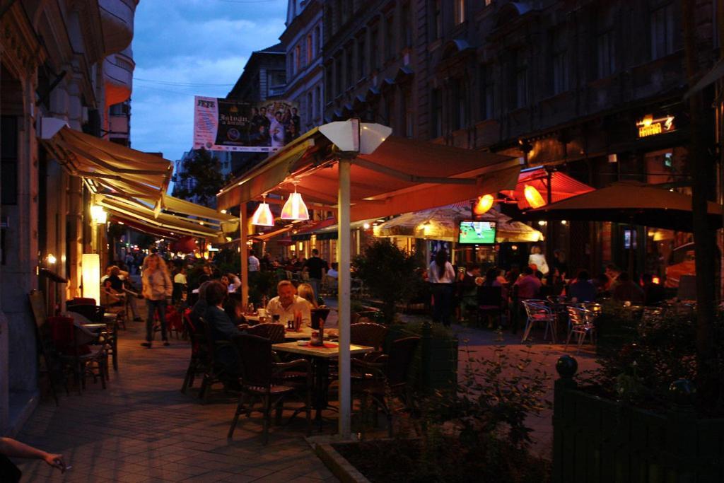 Lovely Apartment On Raday Corso Budapest Exterior photo